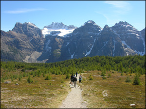 Valley of the en Peaks by Moraine Lake